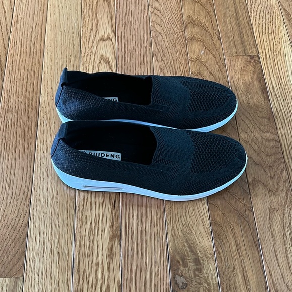 Ruideng Slip On Sneakers - Picture 3 of 8